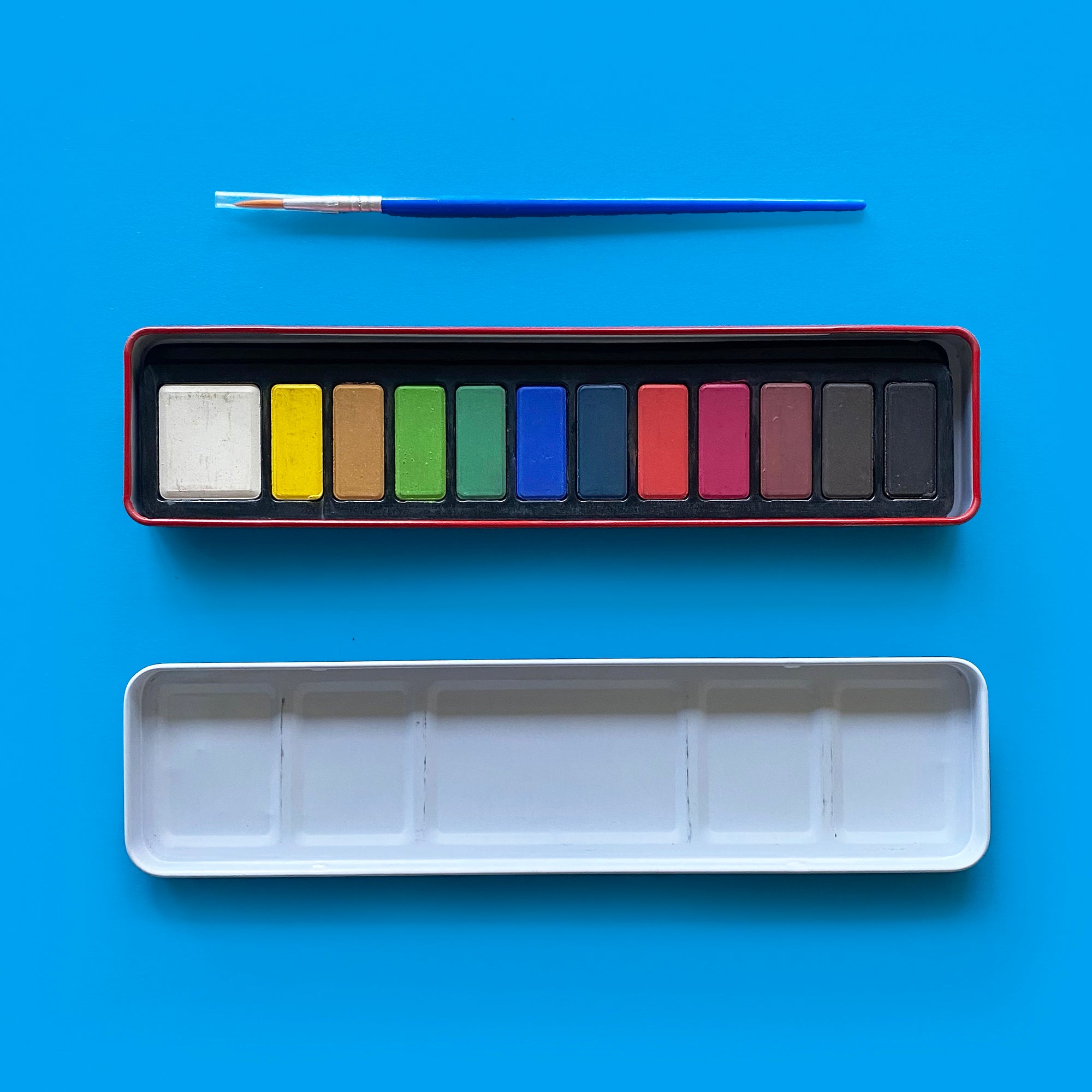 BASICS - 12 Colour Watercolour Paint Set in Metal Case