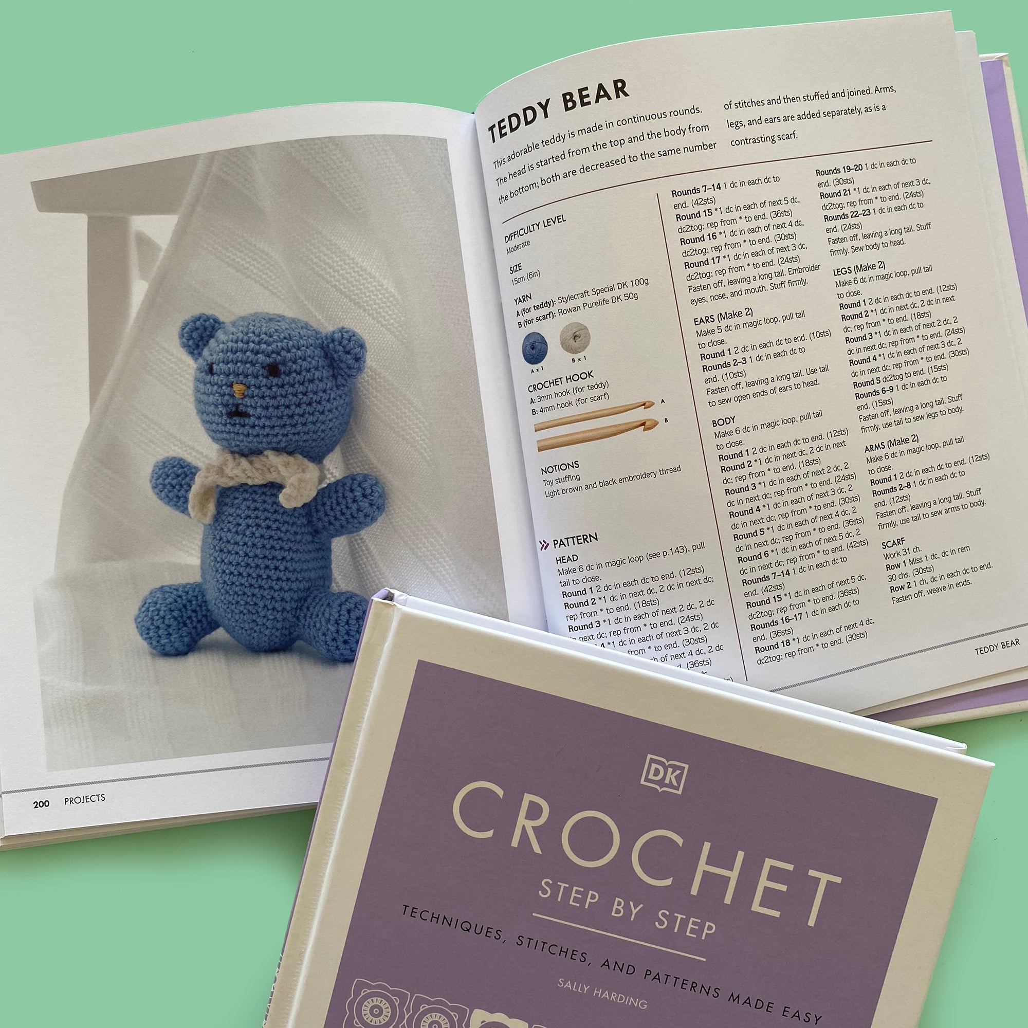 The Step-by-Step Guide to 200 Crochet Stitches [Book]